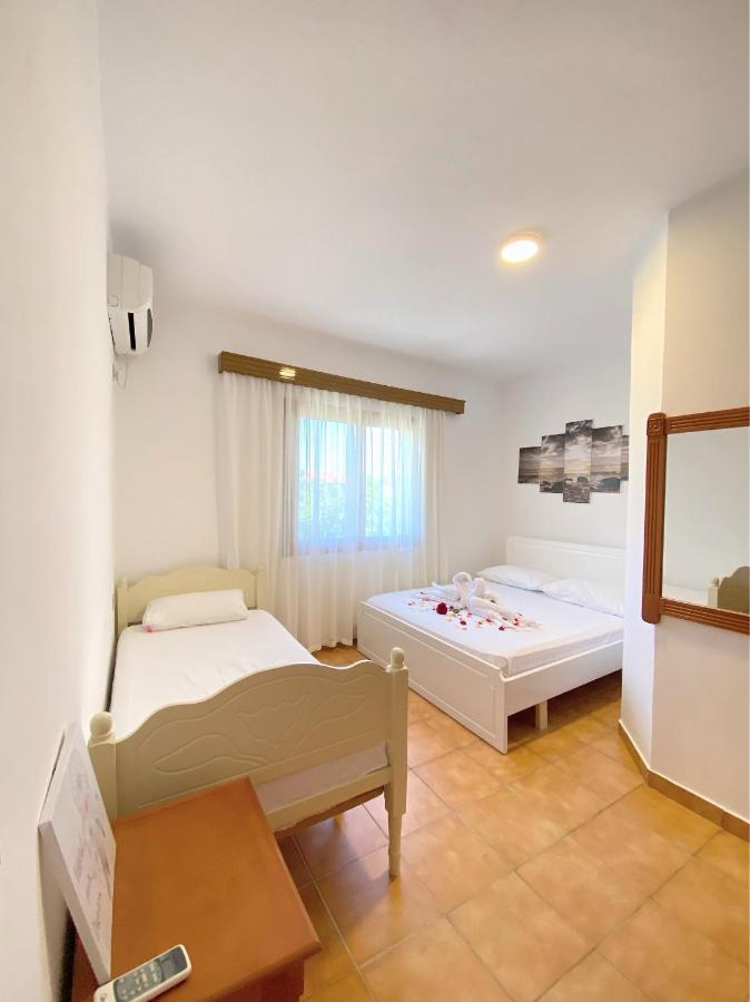 Vila Arlind Hotel Vlorë Esterno foto