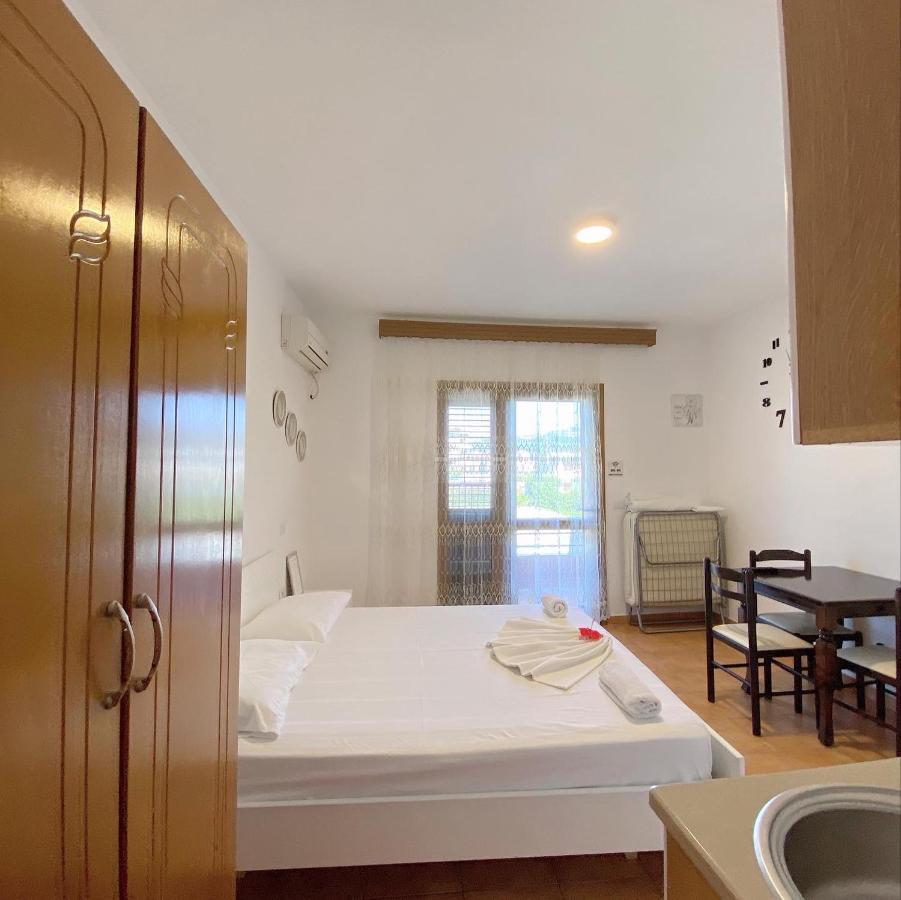 Vila Arlind Hotel Vlorë Esterno foto