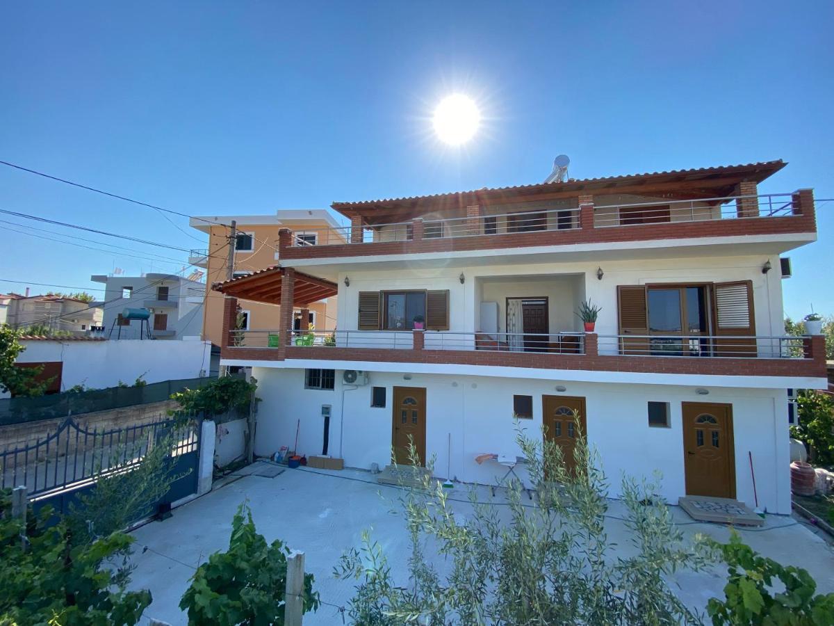 Vila Arlind Hotel Vlorë Esterno foto