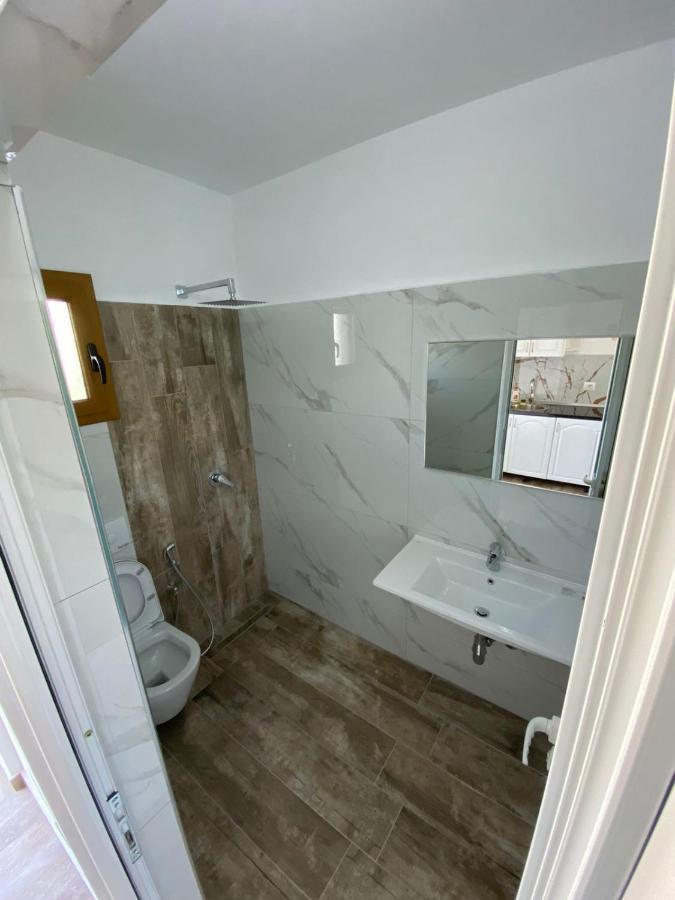 Vila Arlind Hotel Vlorë Esterno foto