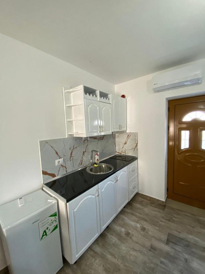 Vila Arlind Hotel Vlorë Esterno foto