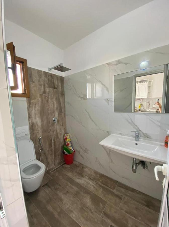 Vila Arlind Hotel Vlorë Esterno foto